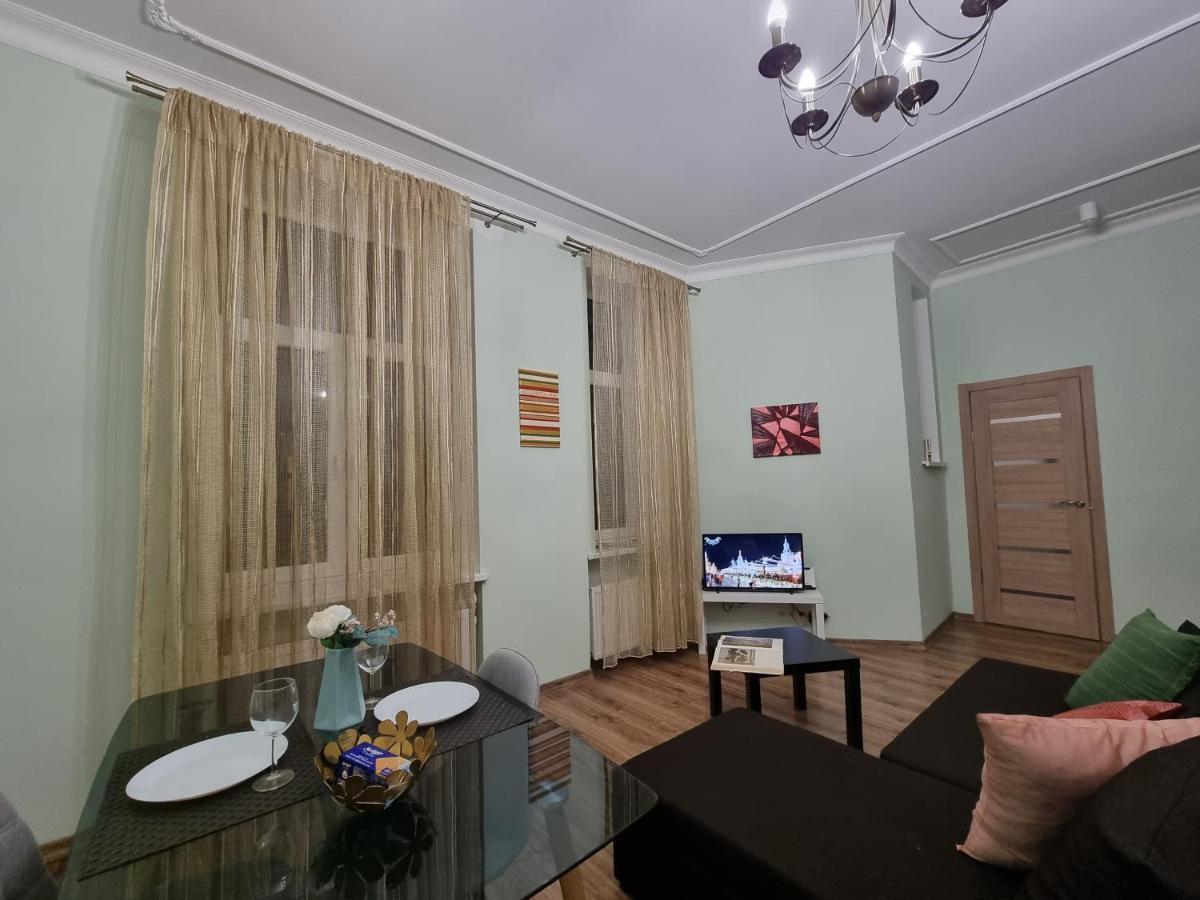 Art Deco One-Bedroom Suite In Library House With Free 5G Wifi Riga Extérieur photo