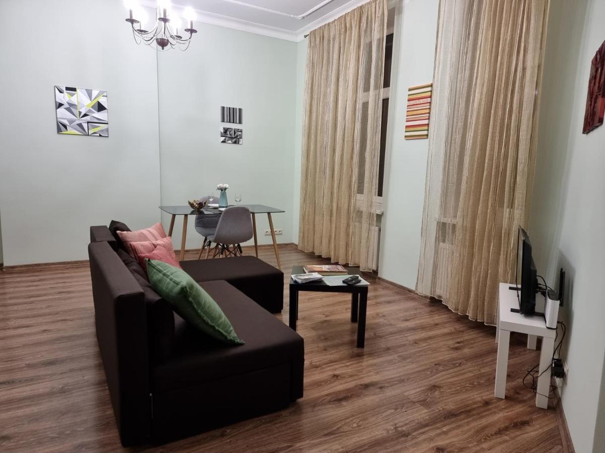 Art Deco One-Bedroom Suite In Library House With Free 5G Wifi Riga Extérieur photo