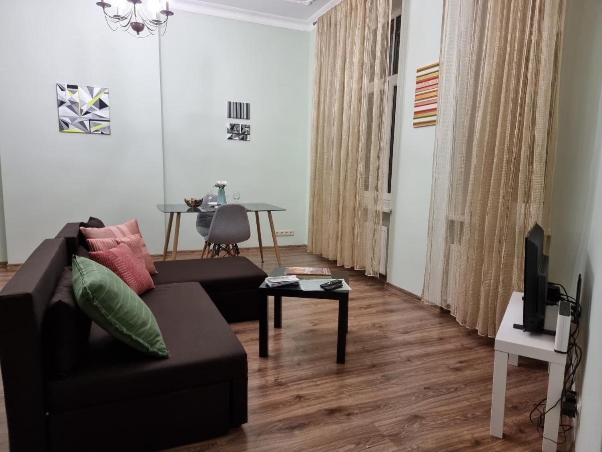 Art Deco One-Bedroom Suite In Library House With Free 5G Wifi Riga Extérieur photo