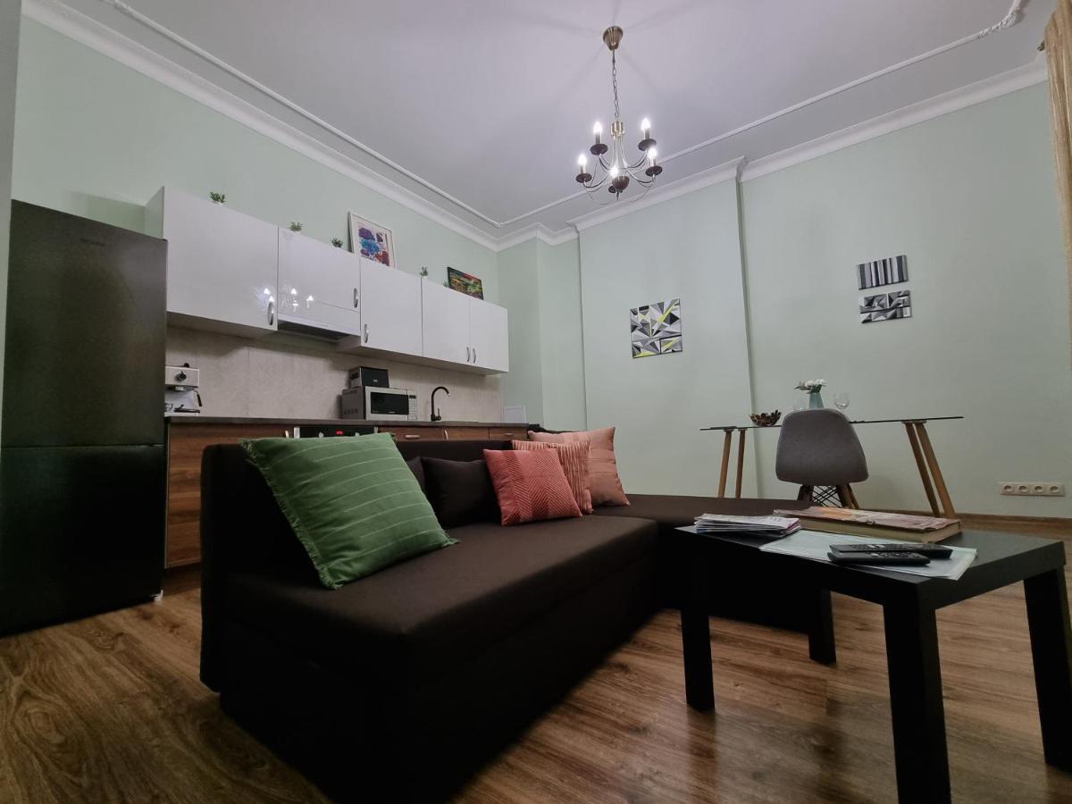 Art Deco One-Bedroom Suite In Library House With Free 5G Wifi Riga Extérieur photo