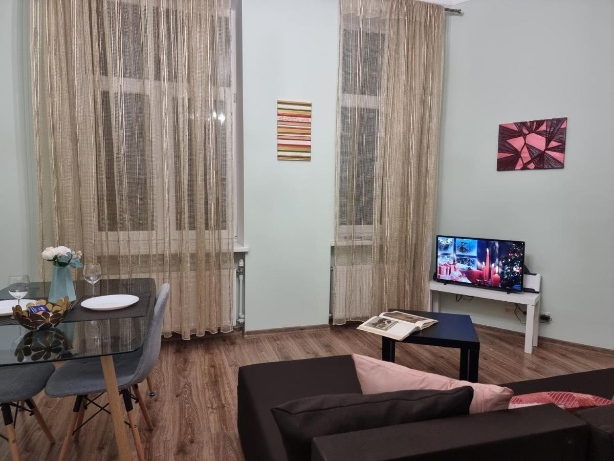 Art Deco One-Bedroom Suite In Library House With Free 5G Wifi Riga Extérieur photo