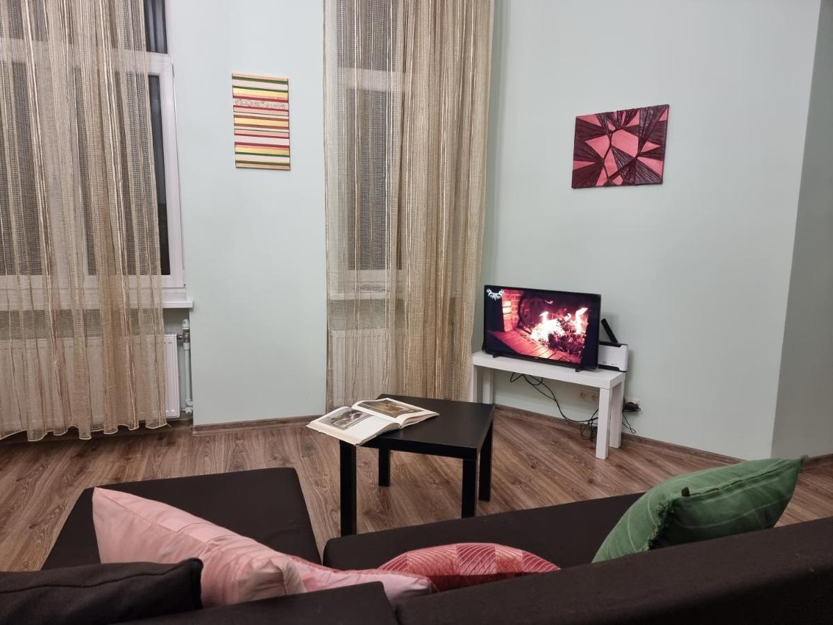 Art Deco One-Bedroom Suite In Library House With Free 5G Wifi Riga Extérieur photo